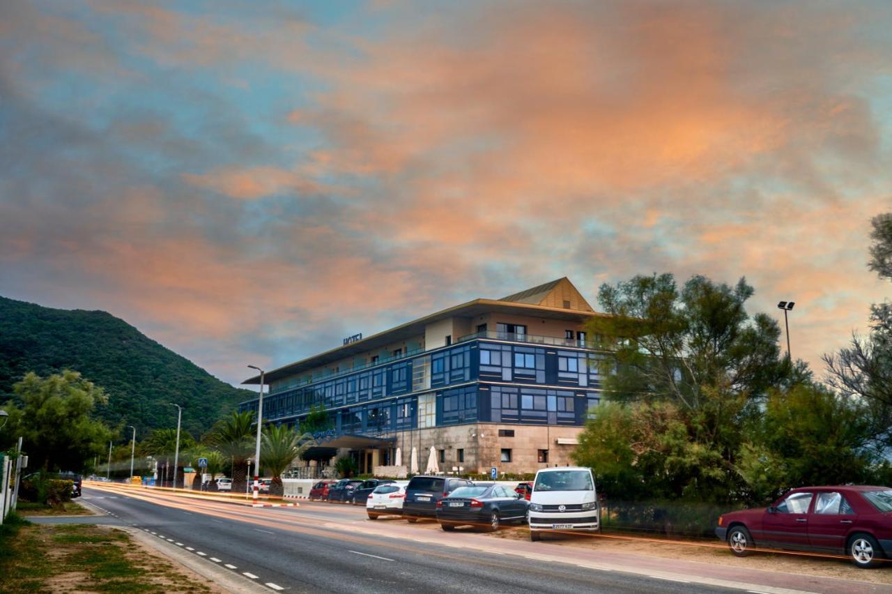 Hotel Juan De La Cosa Сантонья Экстерьер фото