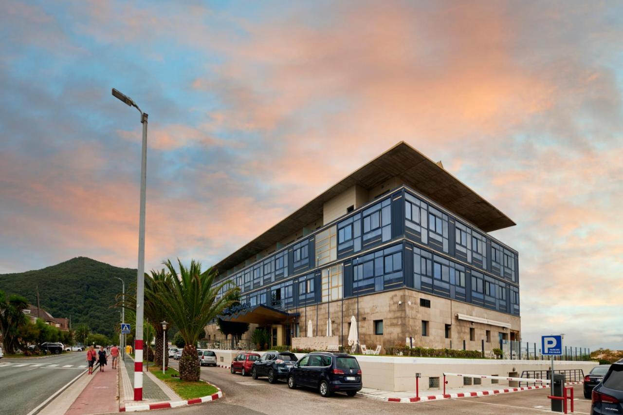 Hotel Juan De La Cosa Сантонья Экстерьер фото