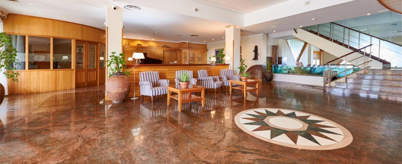 Hotel Juan De La Cosa Сантонья Экстерьер фото